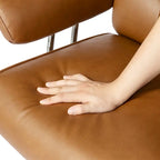 Chaise de bureau ergonomique pivotante à dossier haut, en cuir synthétique couleur camel, capitonnée, réglable, une seule unité