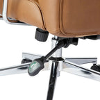 Chaise de bureau ergonomique pivotante à dossier haut, en cuir synthétique couleur camel, capitonnée, réglable, une seule unité