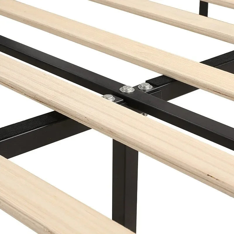 Lit Plateforme Moderne King en Velours, Tête de lit Rembourrée avec Détail de Clous Cuivrés, Pour 2