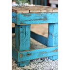 Table basse rustique faite à la main en bois de récupération blanc/bleu avec finition vieillie et scellant résistant à l'eau
