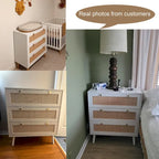Commode mi-siècle moderne à 3 tiroirs, blanche avec façades en rotin et poignées dorées, pieds en pin, simple