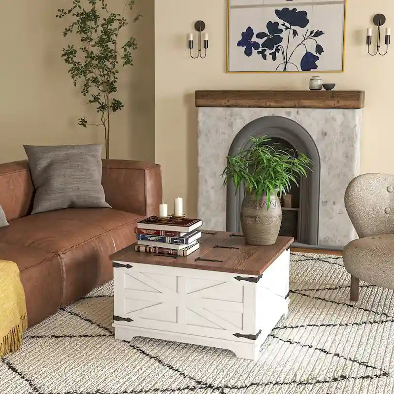 Table basse carrée à plateau relevable de style campagnard, blanc antique/naturel, avec rangement caché et pieds en pin